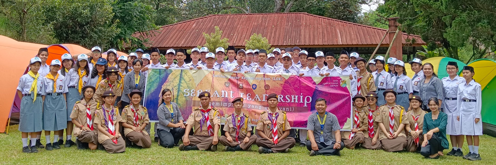 2.  Meningkatkan Wawasan dengan sikap Kolaboratif dan Kompetitif dalam aspek Akademik maupun non-akademik